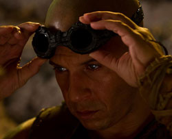 Loading Riddick Pics 4 -    4   (IMAX) ...