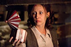 Loading The Conjuring Pics 2 -    2     4DX -   ...