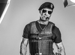 Loading The Expendables 3 Pics 5 -    5    3 (4DX) ...