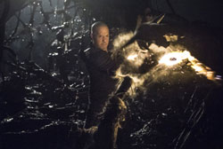 Loading The Last Witch Hunter Pics 3 -    3     (4DX) ...