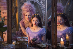 Loading The Nutcracker and the Four Realms Pics 5 -    5      () ...