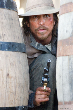 Loading 3:10 to Yuma Pics 4 - תמונה מספר 4 מהסרט 3:10 ליומה ...