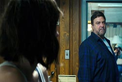 Loading 10 Cloverfield Lane Pics 3 -    3    10 ...