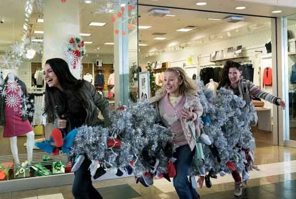 Loading A Bad Moms Christmas Pics 1 -  תמונה מספר 1 מהסרט אמהות רעות 2: לשרוד את החג ...