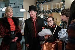 Loading A Bad Moms Christmas Pics 3 -  תמונה מספר 3 מהסרט אמהות רעות 2: לשרוד את החג ...