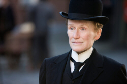 Loading Albert Nobbs Pics 3 -    3    ...