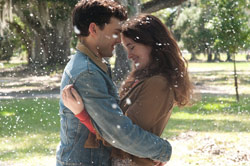 Loading Beautiful Creatures Pics 1 -    1    ...