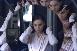 Loading Black Swan Pics 2 -    2    ...