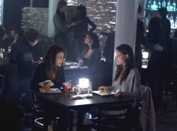 Loading Black Swan Pics 3 -    3    ...