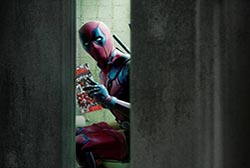 Loading Deadpool Pics 4 -    4   ...