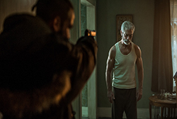 Loading Dont Breathe Pics 3 -    3    ...