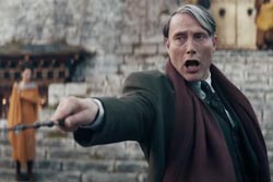 Loading Fantastic Beasts The Secrets of Dumbledore Pics 2 -    2   :    ...