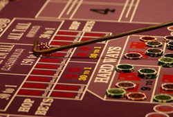 Loading High Rollers Pics 4 -    4    ...