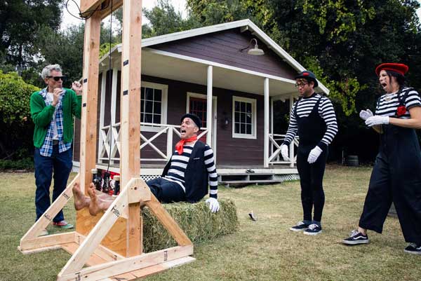 Loading Jackass Forever Pics 1 -    1  '  ...