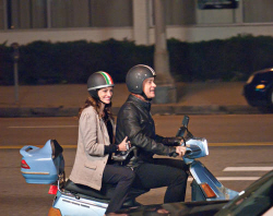 Loading Larry Crowne Pics 2 -    2    ...