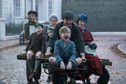 Loading Mary Poppins Returns Pics 4 -    4     ...