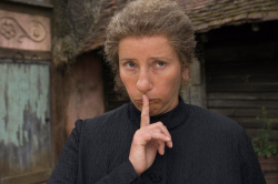 Loading Nanny Mcphee Returns Pics 1 -    1    2   ...