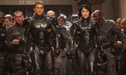 Loading Pacific Rim Pics 2 -    2    ...