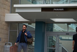Loading Panama Pics 3 -    3    ...
