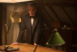 Loading Phantom Thread Pics 3 -    3    ...