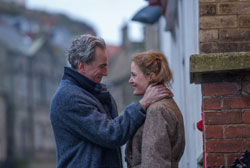 Loading Phantom Thread Pics 4 -    4    ...