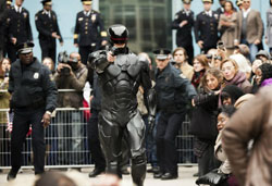 Loading RoboCop Pics 4 -    4   4DX ...