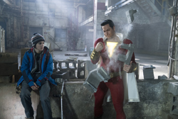 Loading Shazam Pics 4 -    4   (  | 4DX) ...