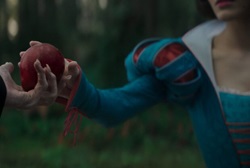Loading Snow White Pics 2 -    2   ...
