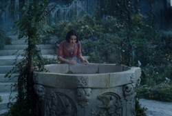 Loading Snow White Pics 3 -    3   ...
