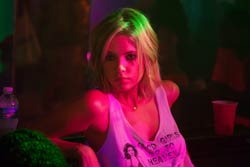 Loading Spring Breakers Pics 3 -    3    ...