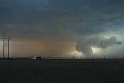 Loading Supercell Pics 3 -    3    ...