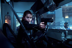 Loading Terminator Genisys Pics 4 -    4    ' ...