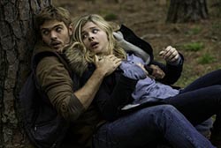 Loading The 5th Wave Pics 1 -    1    ...