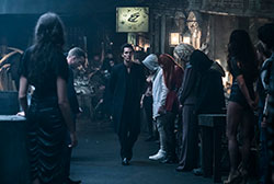 Loading The Dark Tower Pics 3 -    3    ...