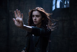 Loading The Mortal Instruments: City of Bones Pics 2 -    2   :    ...