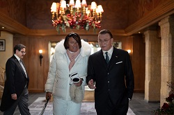 Loading The Palace Pics 3 -    3    ...