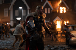 Loading Thor Love and Thunder Pics 3 -  תמונה מספר 3 מהסרט תור: אהבה ורעם (תלת מימד | IMAX) ...