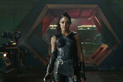 Loading Thor Ragnarok Pics 3 -    3  :  ...