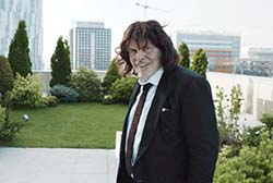 Loading Toni Erdmann Pics 2 -    2    ...