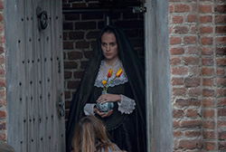 Loading Tulip Fever Pics 2 -    2    ...