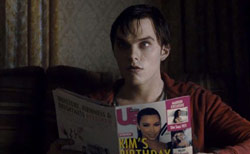 Loading Warm Bodies Pics 4 -    4    ...