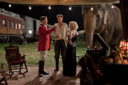 Loading Water For Elephants Pics 4 -    4    ...