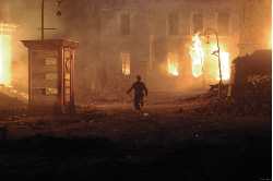 Loading The Downfall Pics 3 - תמונה מספר 3 מהסרט הנפילה ...