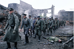 Loading The Downfall Pics 4 - תמונה מספר 4 מהסרט הנפילה ...