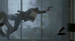 Loading Max Payne Pics 2 -  תמונה מספר 2 מהסרט מקס פיין ...