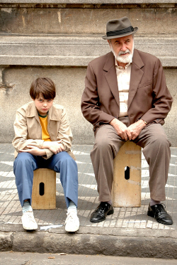 Loading The Year My Parents Went on Vacation Pics 2 -  ����� ���� 2 ����� ������ ���� ������ ...