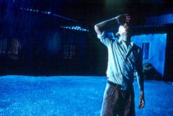 The Devil's Backbone Pics 3 -  ����� ���� 3 ����� ����� �� �� ��� (2001) ...