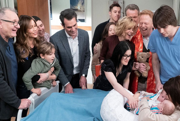 Loading Modern Family 11 Pics 1 -  ����� ���� 1 ������ ����� ������� 11 ...