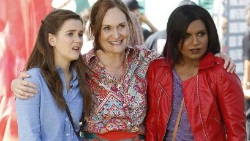 Loading The Mindy Project 2 Pics 4 -  ����� ���� 4 ������ ����� 2 ...
