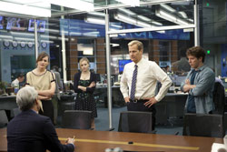 Loading The Newsroom Pics 4 -  ����� ���� 4 ������ ��� ����� ...